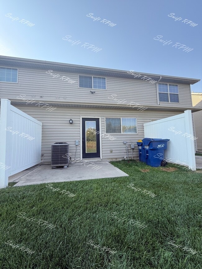 Building Photo - 2213 Burningwood