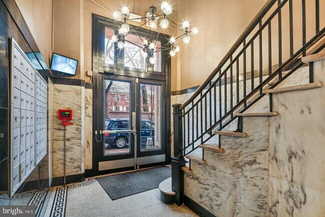 Building Photo - 315 Arch St