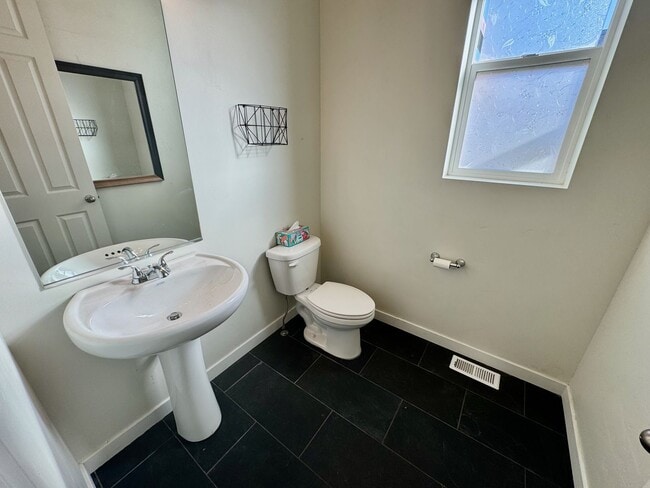 Building Photo - Your Home Is Ready For You!!