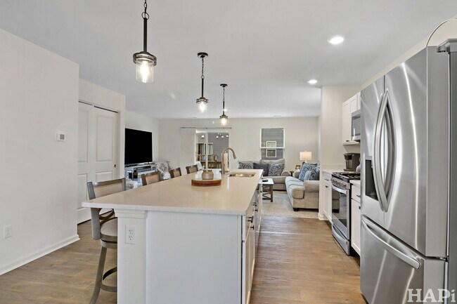 Building Photo - 6740 Linden Trl