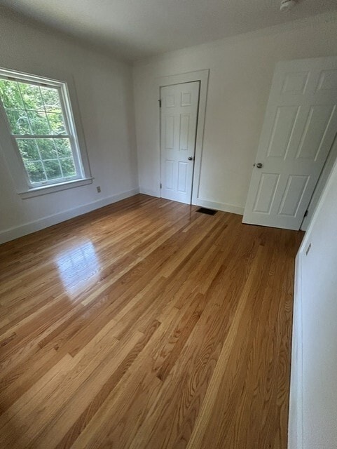 Building Photo - 56 Bancroft Park