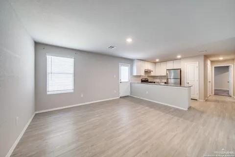 Building Photo - 22 Silos Meadows