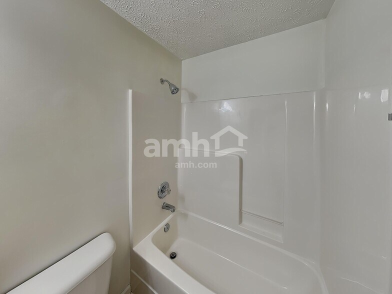 Building Photo - 2126 Burgess Ln