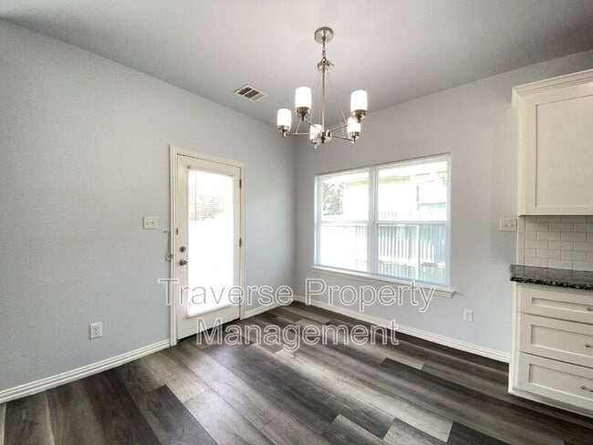 Building Photo - 5509 Wellesley Ave