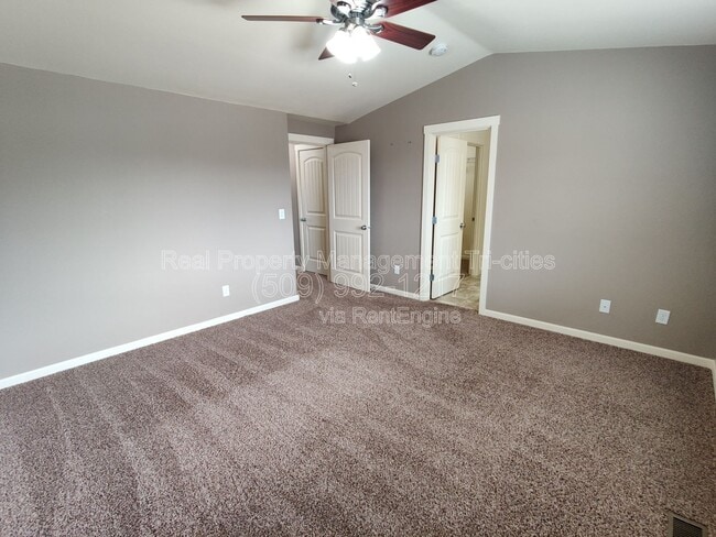 Building Photo - 603 Hilltop View St