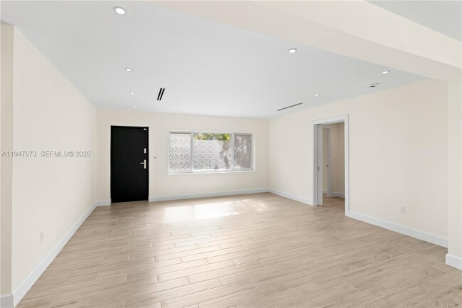 Building Photo - 251 NE 44th St