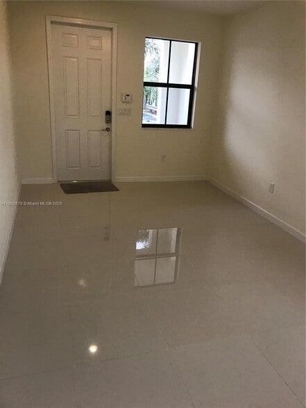 Building Photo - 8806 NW 103rd Ave