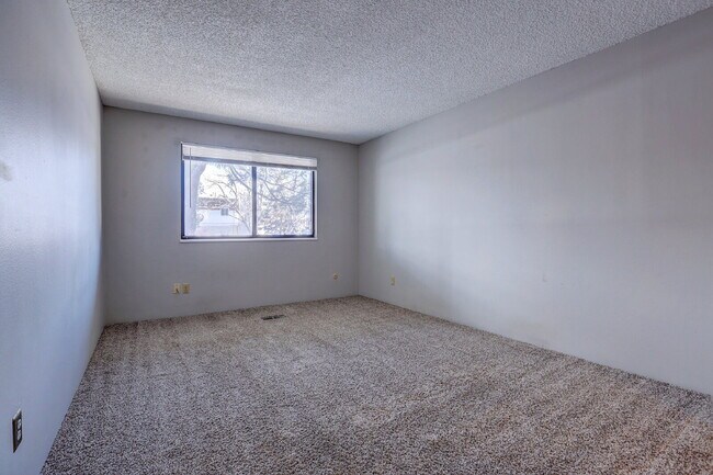 Building Photo - $1,790.95, 2-bed, 2-bath located in Denver