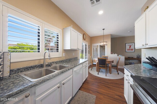 Building Photo - 13804 N Saguaro Blvd