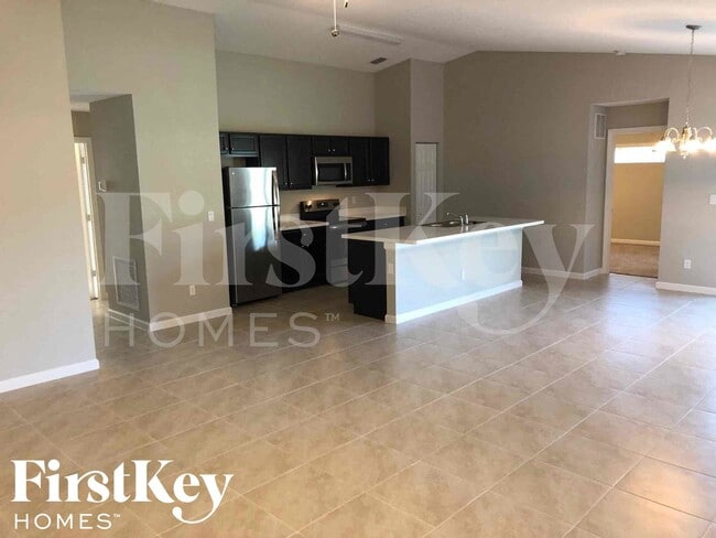 Building Photo - 2477 SW Aberdeen St