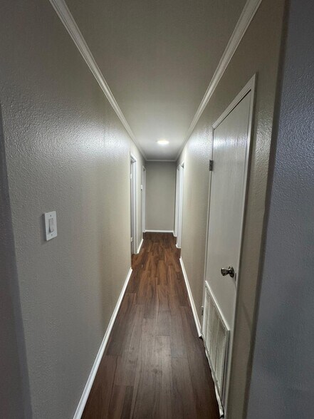 Building Photo - 11727 Greenglen Dr