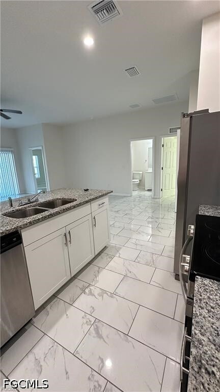 Building Photo - 3301 SW 15th Pl