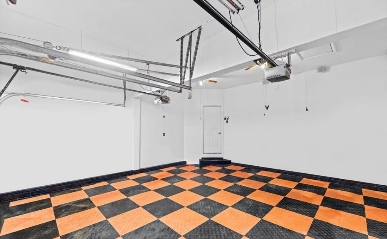 Building Photo - 5714 Silk Tree Dr