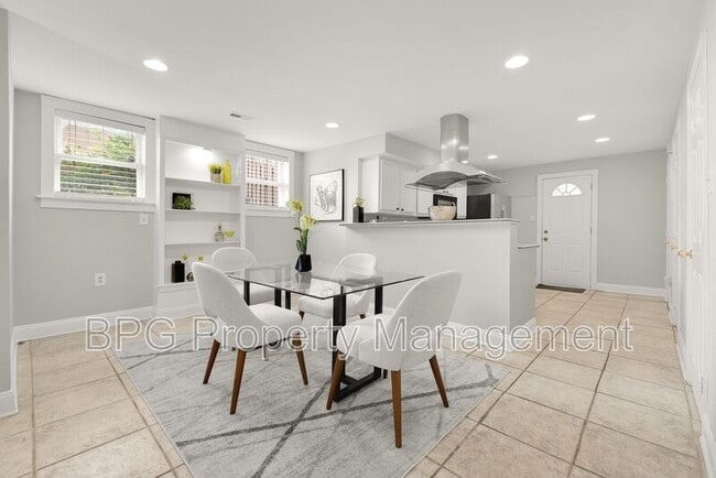 Building Photo - 1819 1st St NW