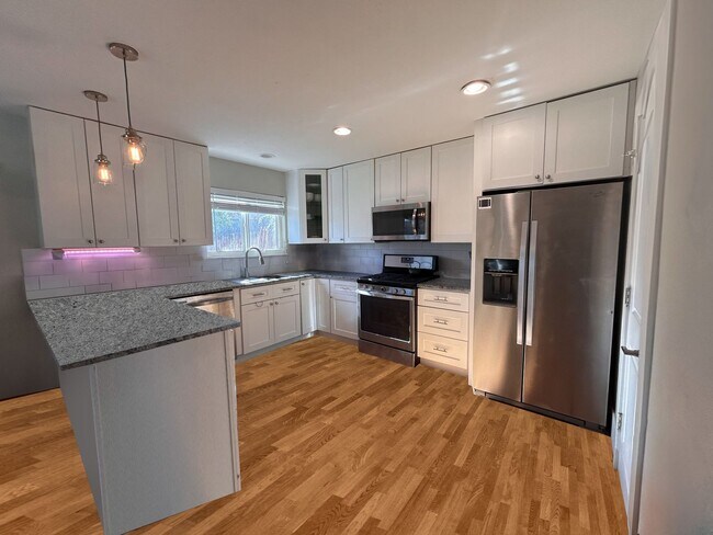 Building Photo - $0 DEPOSIT OPTIONS. SPACIOUS 4-BEDROOM, 3.5-BATH DUPLEX OFF 6TH AVE FREEWAY, MINUTES FROM COLORAD...