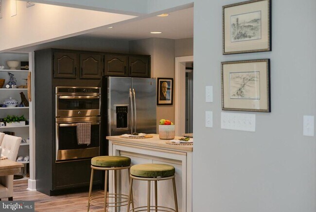 Building Photo - 15841 York Rd