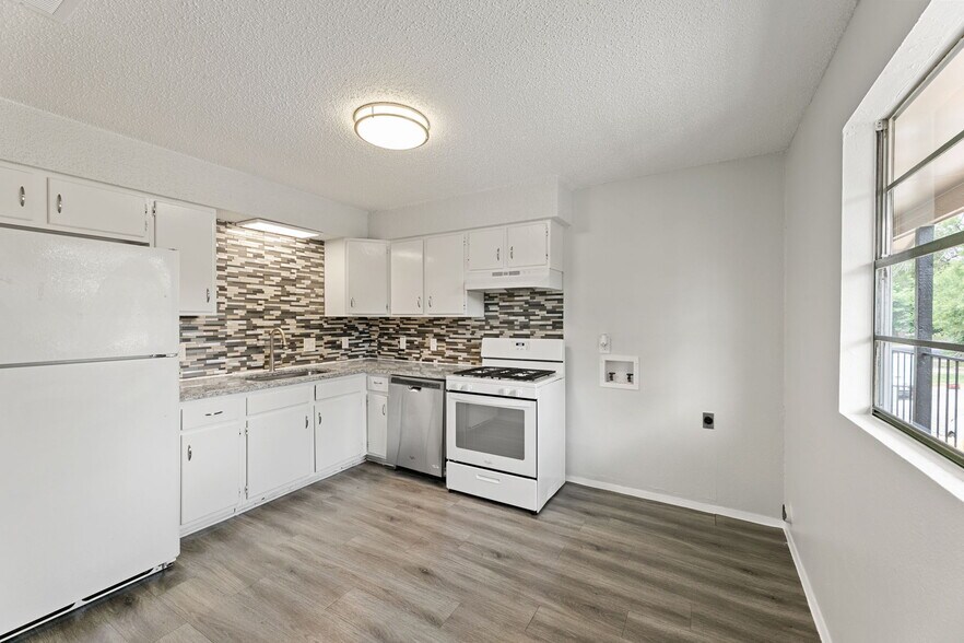 Building Photo - 3460 Willowrun Dr