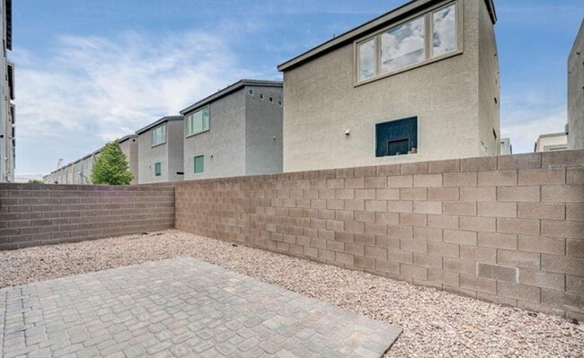 Building Photo - 8056 Haywood Estate Ave