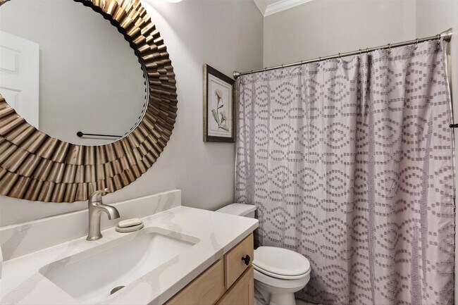 Building Photo - 948 River Breeze Dr