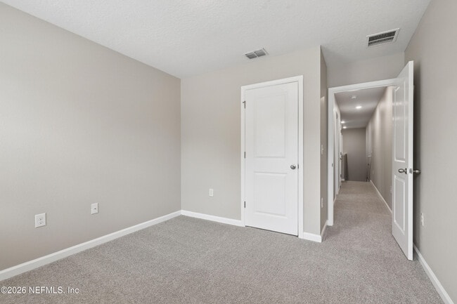 Building Photo - 5988 Creekside Crossing Dr
