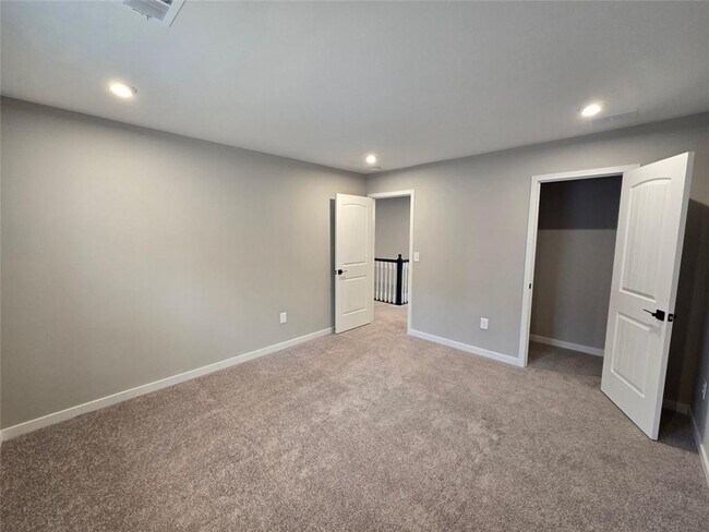 Building Photo - 196 Catalpa Grv