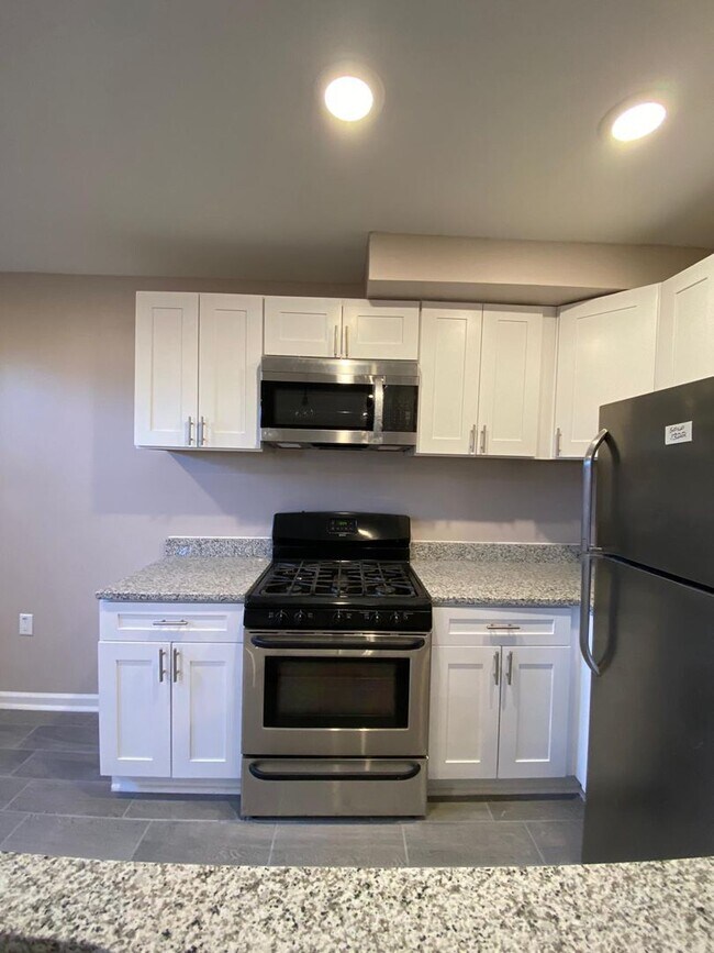 Interior Photo - 4714 Greenspring Ave