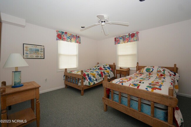 Building Photo - 5204 Ocean Dr