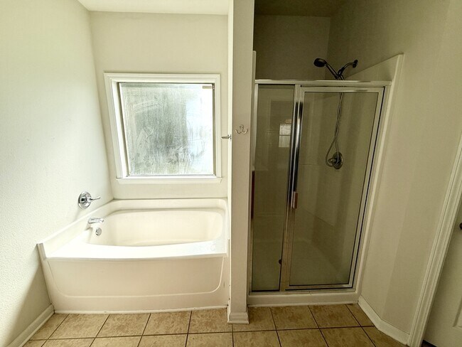 Building Photo - 3821 Branford Ct