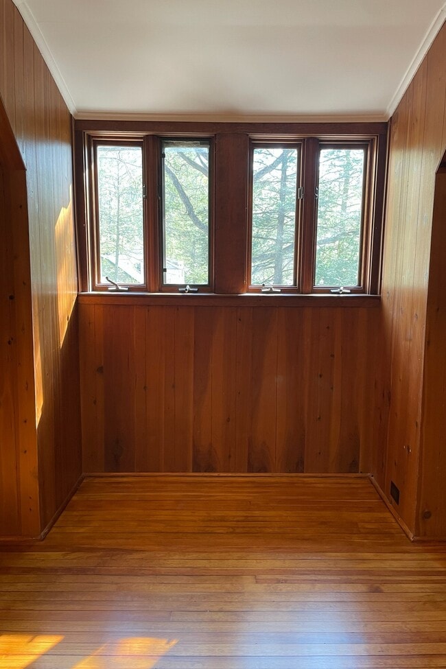 Building Photo - 12 Pine Hill Rd