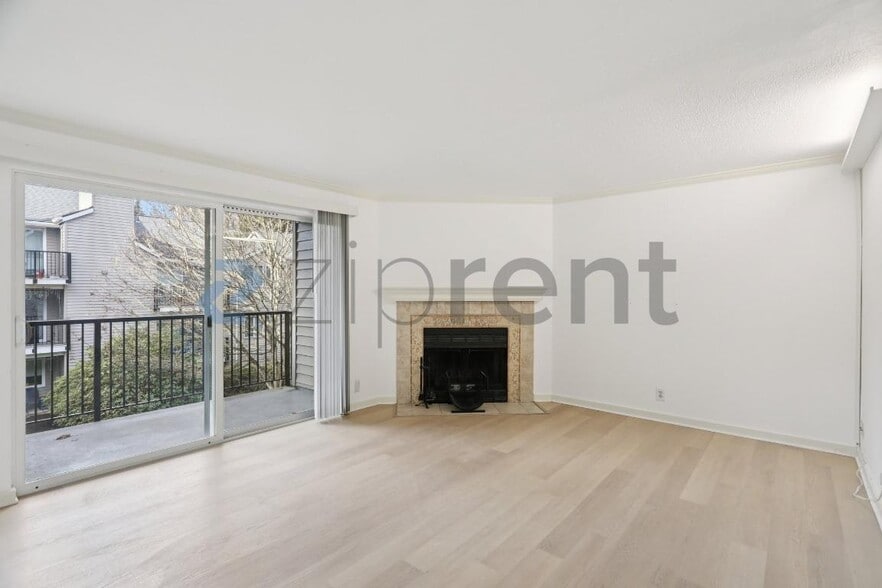 Building Photo - 12036 100th Ave NE