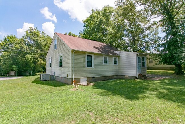 Building Photo - 430 Kelly Ln