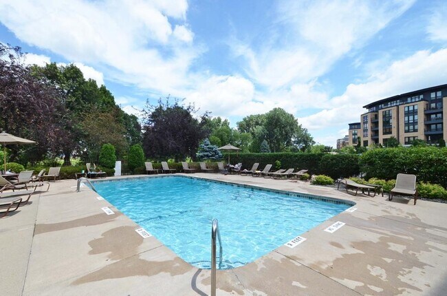 Building Photo - 4820 Park Commons Dr