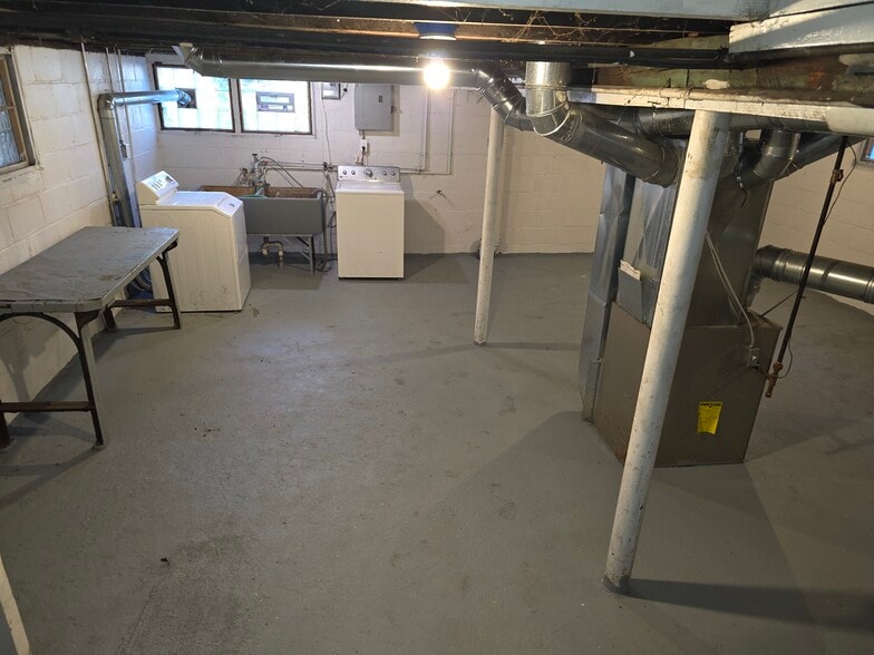 Laundry - 2382 Springwells St