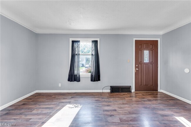 Building Photo - 5634 Waterbury Ave