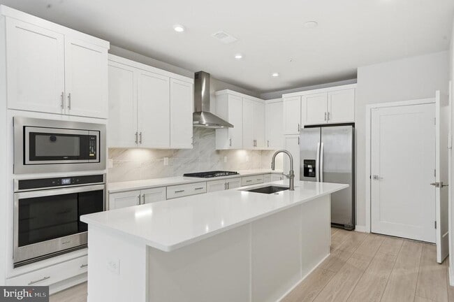 Building Photo - 7488 Backett Wood Ter