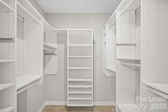 Building Photo - 704 Deercross Ln