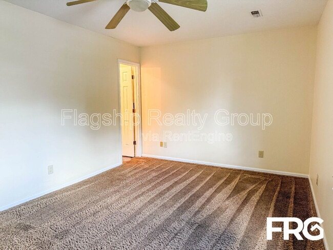 Building Photo - 105 Chesterfield Ct
