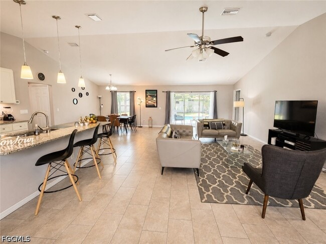 Building Photo - 1008 SW 33rd Terrace