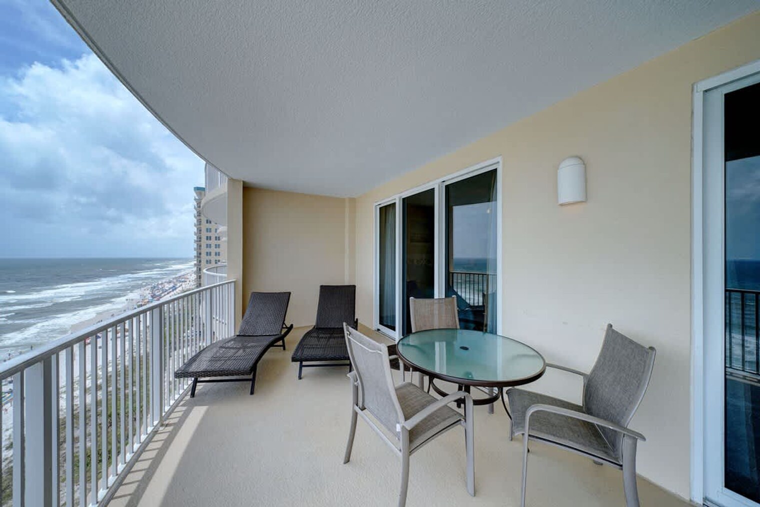 Building Photo - 10625 Front Beach Rd