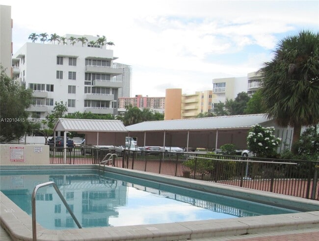 Building Photo - 250 180th Dr