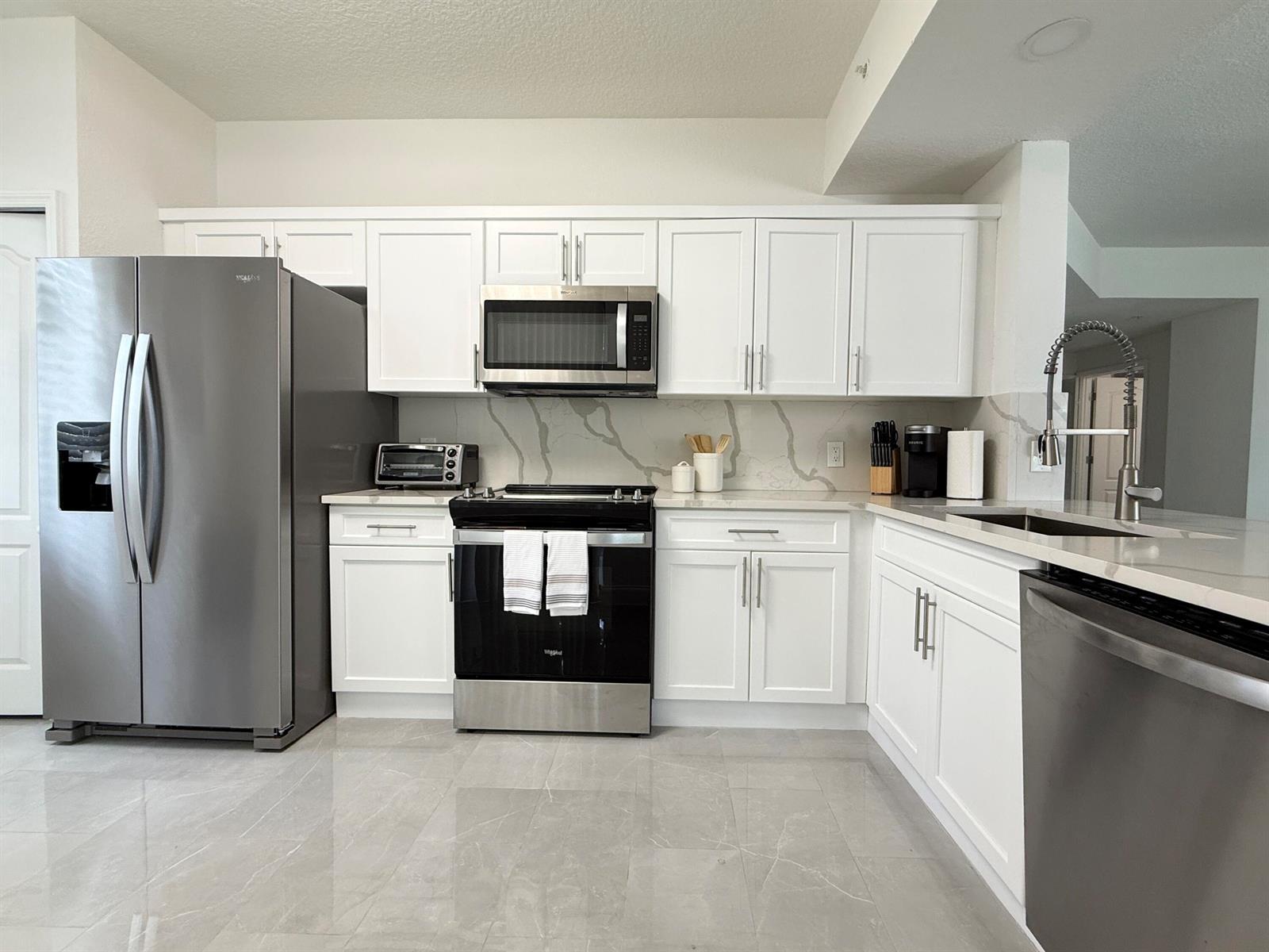 Building Photo - 11024 Legacy Dr