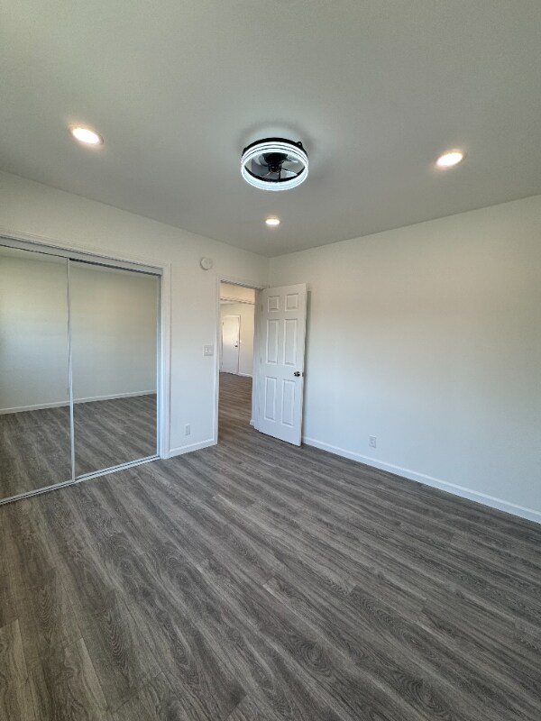 Building Photo - 15029 Burbank Blvd