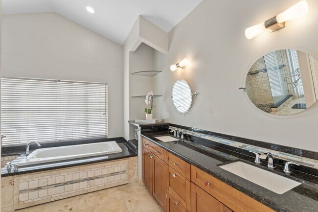 Building Photo - 1179 Laguna Springs Dr