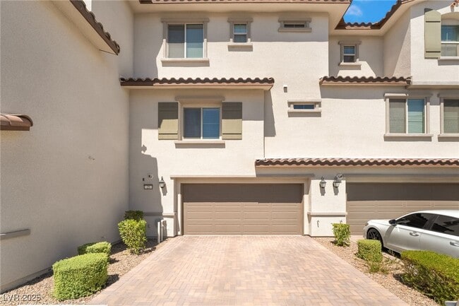 Building Photo - 25 Lomita Heights Dr
