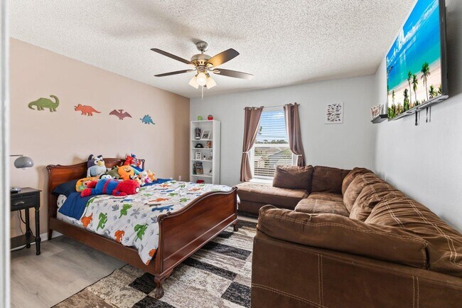 Building Photo - 3861 SW Chaffin St