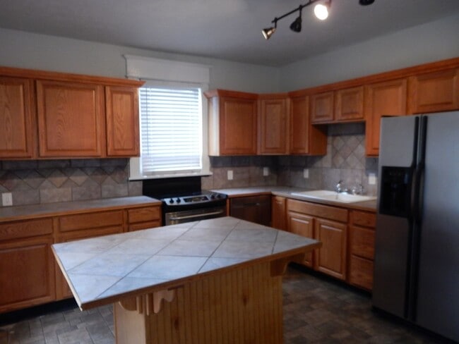 Building Photo - Spacious 3 BR home in Old SW, close to YMC...