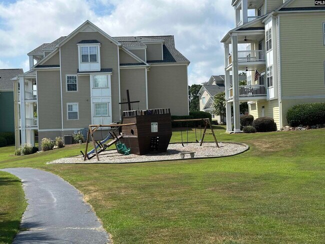 Building Photo - 149 Breezes Dr