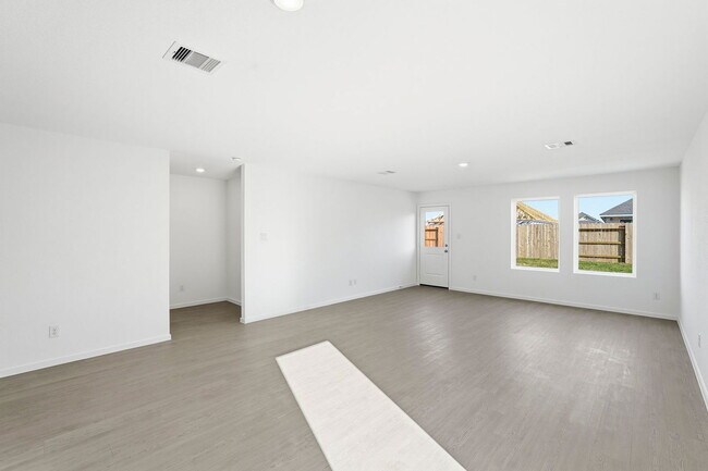 Building Photo - 2821 Cedar Dr