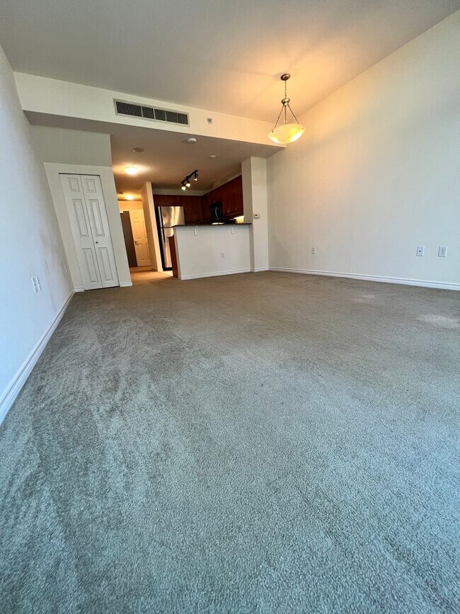 Building Photo - Little Italy 1 Bed/ 1.5 Bath, Loft at Treo!
