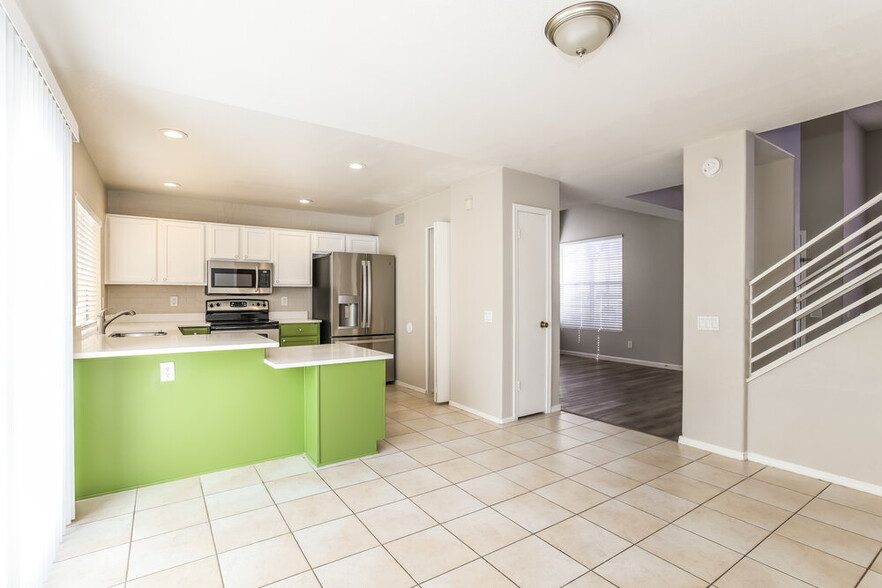 Building Photo - 3805 E Ironwood Dr